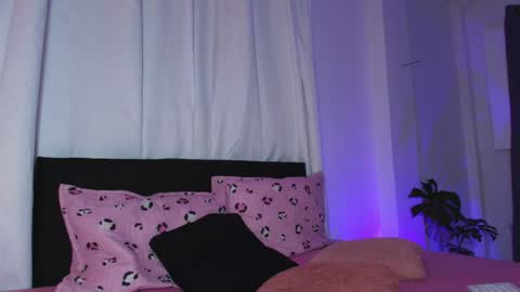 Snapshot of emy_cole1 chatting on 8, 5, 2026 Emy online show from 8, 5, 2026