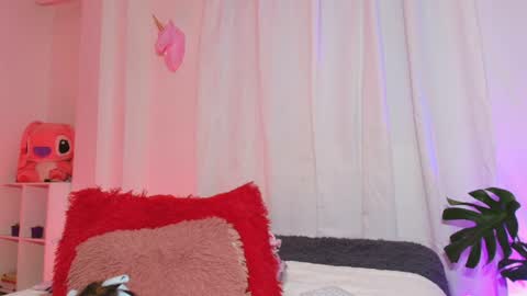 Snapshot of emy_cole1 chatting on 25, 5, 2026 Emy online show from 25, 5, 2026