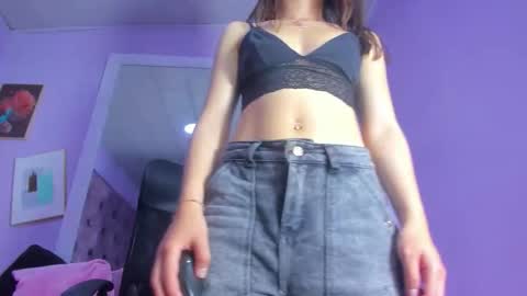 Snapshot of emy_latin chatting on 13, 11, 2025 emy_latin online show from 13, 11, 2025