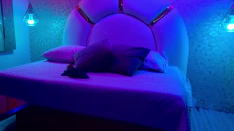 Emy  online show from 18, 12, 2025