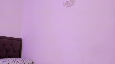 Emiliana online show from 17, 12, 2024