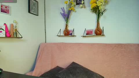 Snapshot of emycarver09 chatting on 24, 9, 2025 emycarver09 online show from 24, 9, 2025