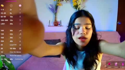 Snapshot of emycarver09 chatting on 3, 10, 2025 emycarver09 online show from 3, 10, 2025