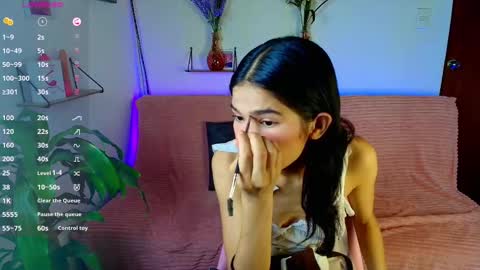 Snapshot of emycarver09 chatting on 5, 10, 2025 emycarver09 online show from 5, 10, 2025