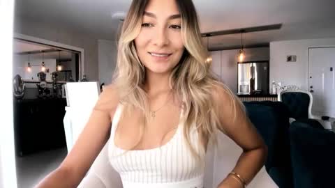 emyconneer online show from 7, 1, 2026