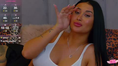 Snapshot of emylaveau chatting on 8, 1, 2025 Emy online show from 8, 1, 2025