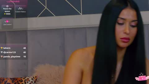 Snapshot of emylaveau chatting on 8, 1, 2025 Emy online show from 8, 1, 2025