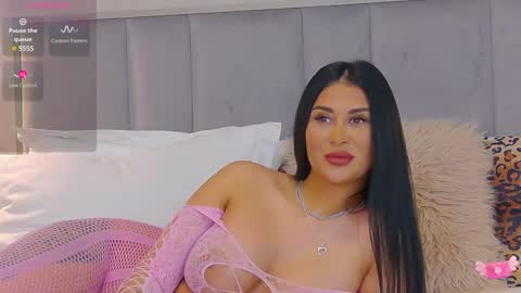 Snapshot of emylaveau chatting on 21, 1, 2025 Emy online show from 21, 1, 2025