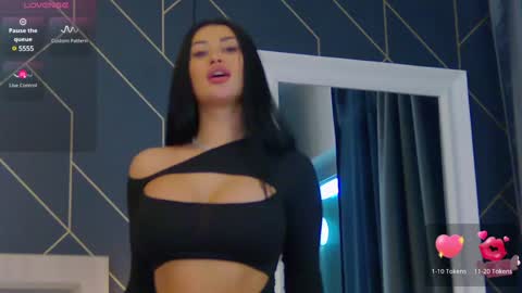 Snapshot of emylaveau chatting on 28, 1, 2025 Emy online show from 28, 1, 2025