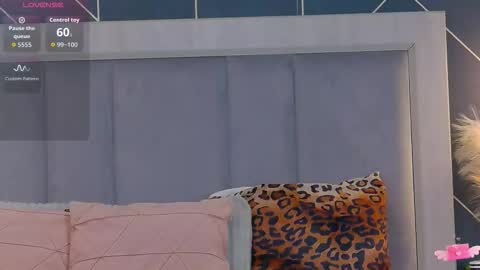 Snapshot of emylaveau chatting on 11, 9, 2025 Emy online show from 11, 9, 2025