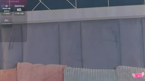 Snapshot of emylaveau chatting on 21, 10, 2025 Emy online show from 21, 10, 2025