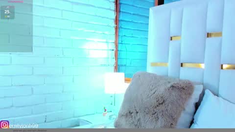 Snapshot of emylyjonhs chatting on 21, 1, 2025 EMYLY online show from 21, 1, 2025