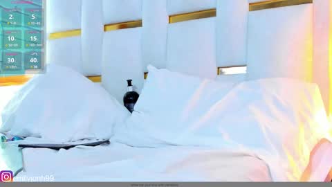 Snapshot of emylyjonhs chatting on 21, 1, 2025 EMYLY online show from 21, 1, 2025