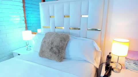 Snapshot of emylyjonhs chatting on 27, 1, 2025 EMYLY online show from 27, 1, 2025