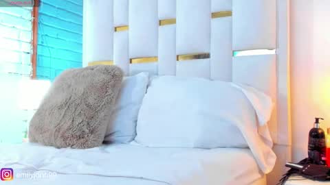 Snapshot of emylyjonhs chatting on 29, 1, 2025 EMYLY online show from 29, 1, 2025