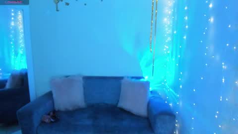 Snapshot of emylyjonhs chatting on 9, 3, 2025 EMYLY online show from 9, 3, 2025