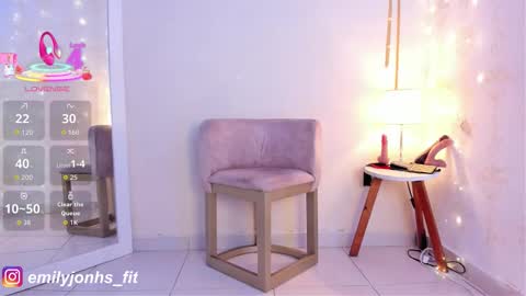 Snapshot of emylyjonhs chatting on 12, 9, 2025 EMYLY online show from 12, 9, 2025