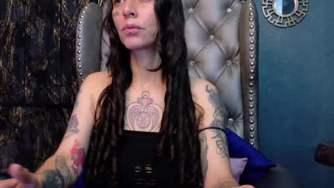 Snapshot of enchantressqueen chatting on 14, 5, 2026 EnchantressQueen online show from 14, 5, 2026