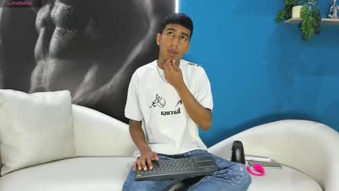 Snapshot of ender_h0t chatting on 10, 10, 2025 Ender online show from 10, 10, 2025