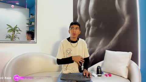 Snapshot of ender_h0t chatting on 16, 11, 2025 Ender online show from 16, 11, 2025