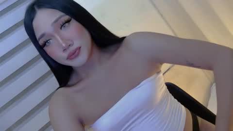 Snapshot of endless_lover22 chatting on 4, 12, 2025 sahara love online show from 4, 12, 2025