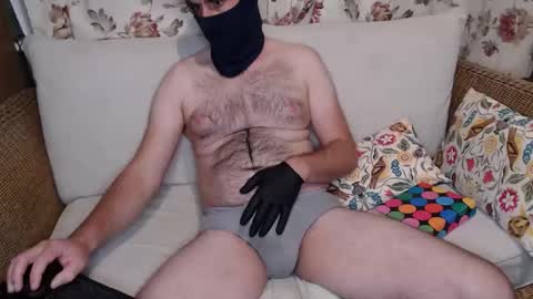 Snapshot of englishshyguyuk chatting on 5, 11, 2025 englishshyguyuk online show from 5, 11, 2025