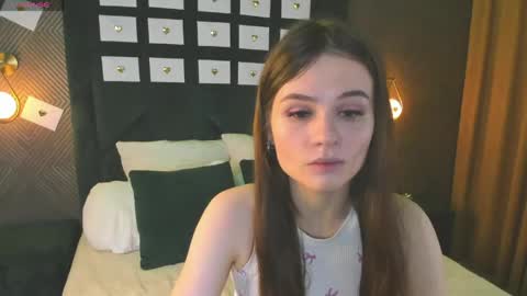 Ella  online show from 27, 5, 2026