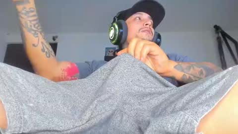 enjoymycock99 online show from 1, 11, 2025