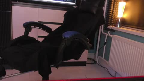 Snapshot of enkeer chatting on 7, 1, 2025 Enker online show from 7, 1, 2025