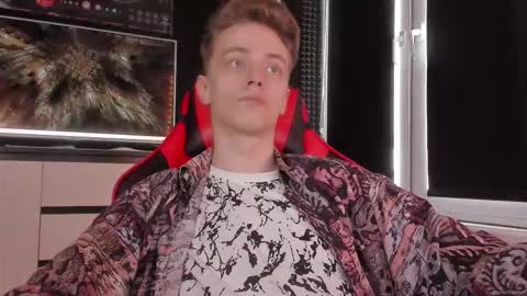 Snapshot of enkeer chatting on 3, 11, 2025 Enker online show from 3, 11, 2025