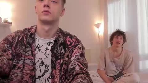 Snapshot of enkeer chatting on 4, 11, 2025 Enker online show from 4, 11, 2025