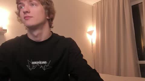 Snapshot of enkeer chatting on 6, 11, 2025 Enker online show from 6, 11, 2025