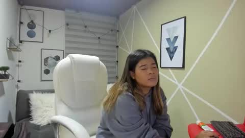 Enma clark online show from 25, 11, 2025