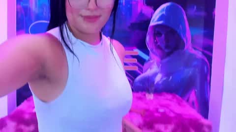 Snapshot of enyel_valmina chatting on 4, 2, 2025 Enyel online show from 4, 2, 2025