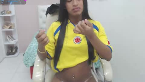 Snapshot of enyelin chatting on 26, 9, 2025 Enyenlina online show from 26, 9, 2025