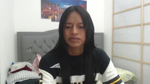 Snapshot of enyelin chatting on 16, 10, 2025 Enyenlina online show from 16, 10, 2025