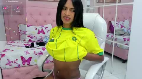 Snapshot of enyelin chatting on 23, 6, 2026 Enyenlina online show from 23, 6, 2026