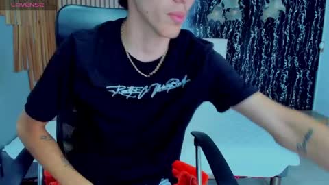 Snapshot of enzoo_smith chatting on 21, 7, 2026 enzoo_smith online show from 21, 7, 2026