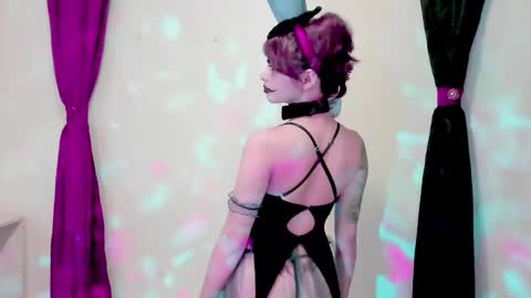 Snapshot of ephemeral_hot chatting on 26, 10, 2025 Leyla online show from 26, 10, 2025