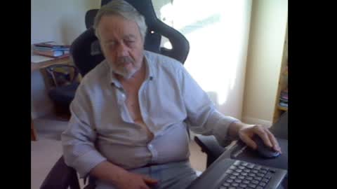 erasmus_d online show from 2, 4, 2026