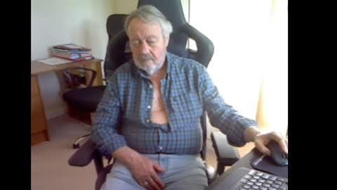 erasmus_d online show from 11, 4, 2026