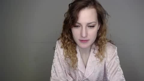 Erdbeeren mit Sahne online show from 3, 1, 2025