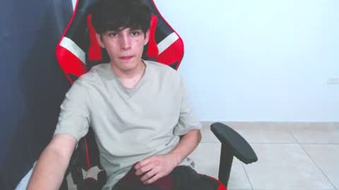 Snapshot of eren_tatakae chatting on 18, 12, 2024 eren_tatakae online show from 18, 12, 2024