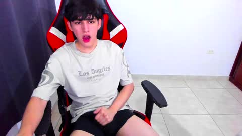 Snapshot of eren_tatakae chatting on 8, 1, 2025 eren_tatakae online show from 8, 1, 2025