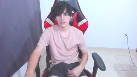 Snapshot of eren_tatakae chatting on 8, 11, 2025 eren_tatakae online show from 8, 11, 2025