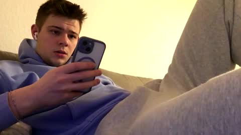 eric123754216 online show from 4, 12, 2025