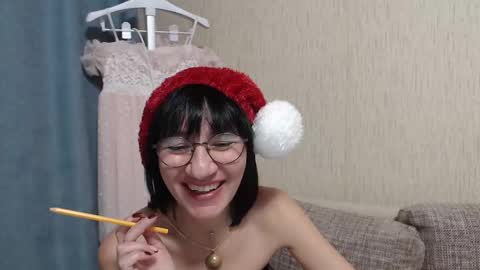ericablack8 online show from 25, 12, 2024