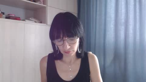 ericablack8 online show from 14, 9, 2025