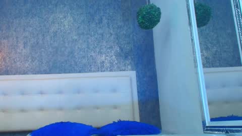   online show from 22, 10, 2025