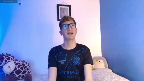 Snapshot of erik_golden_ chatting on 25, 5, 2026 I am Erik online show from 25, 5, 2026